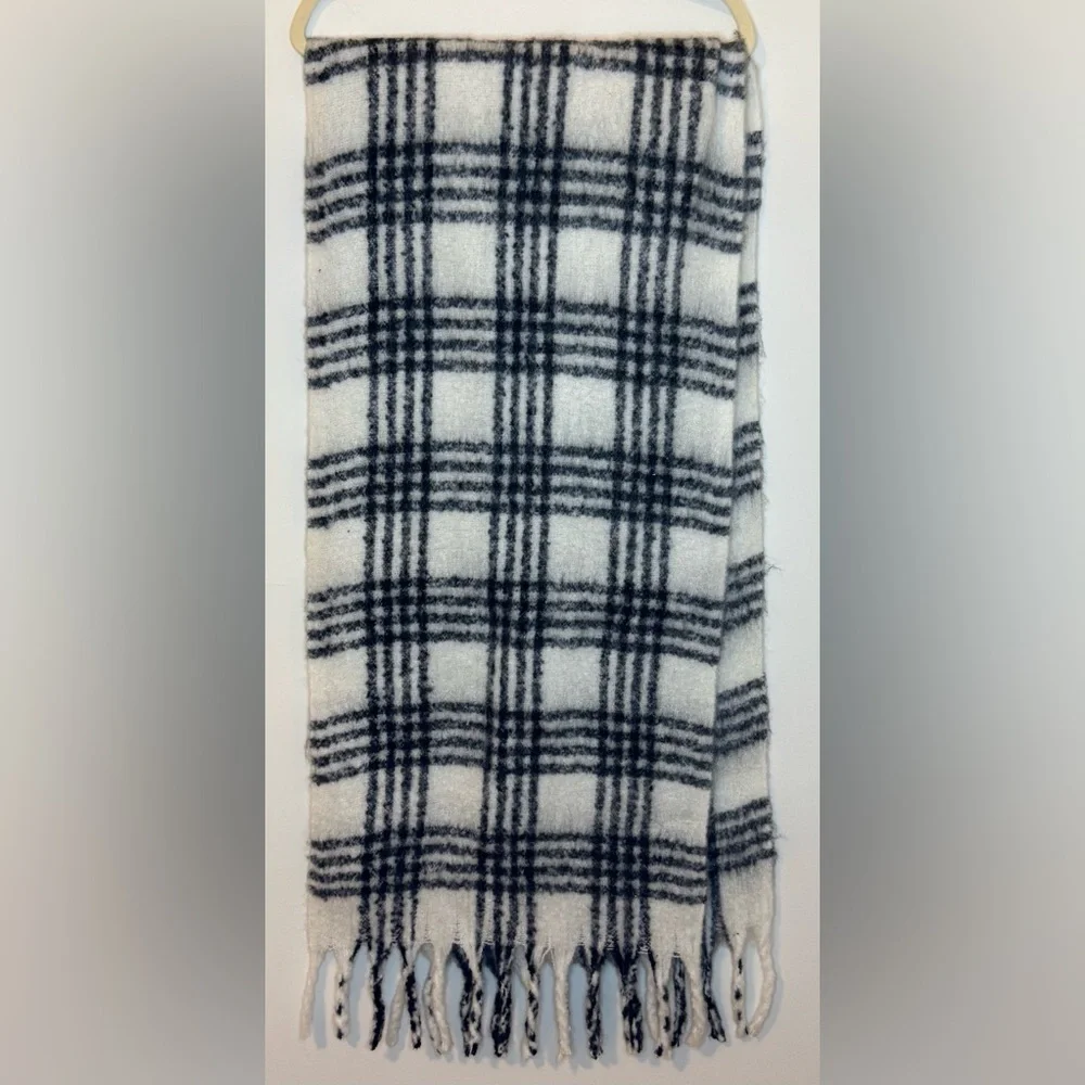 NEW Express Chunky Thick Scarf Oversized with Fringe Detail One size